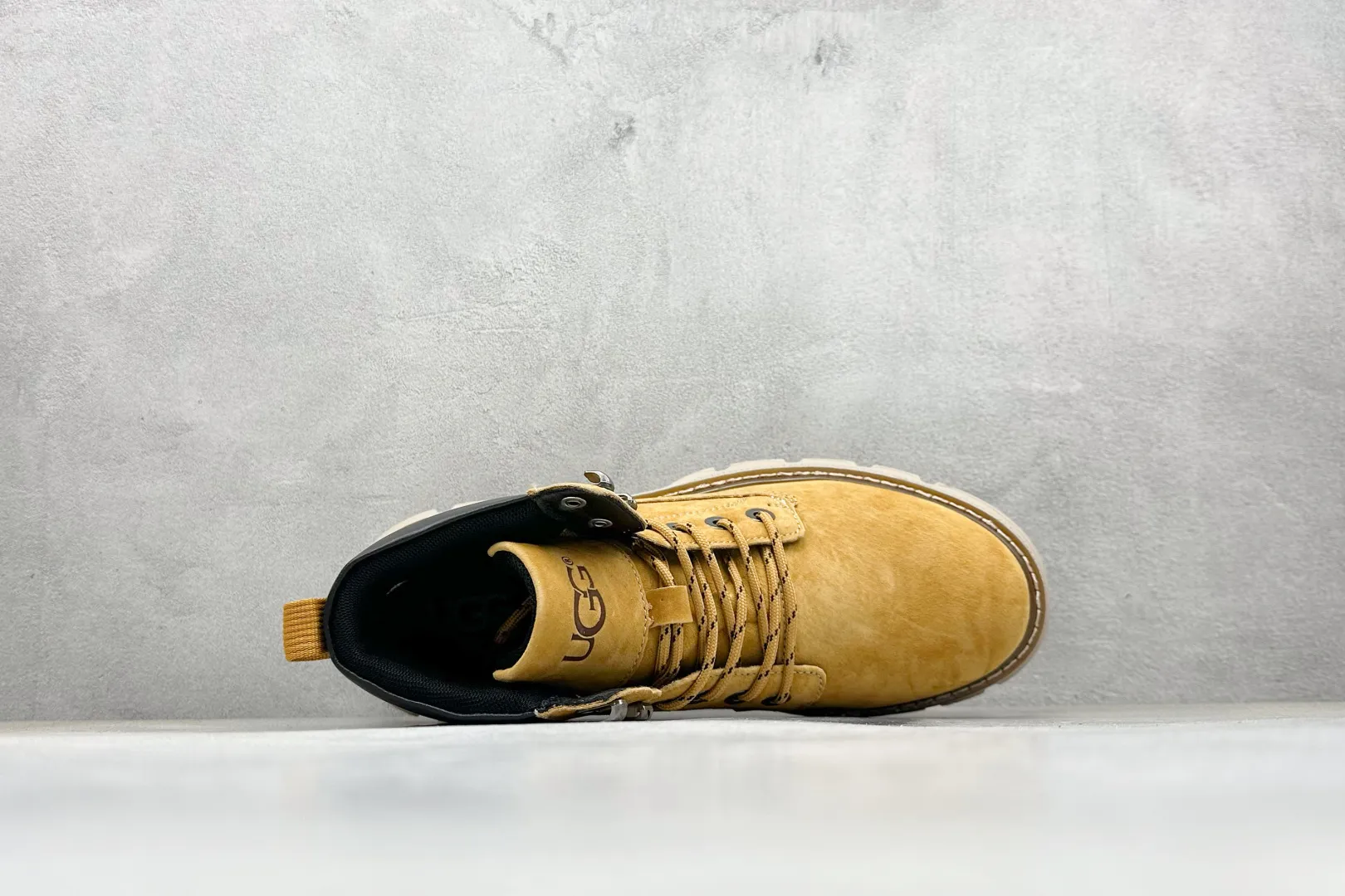 🐲💰 600 support store opening UGG 2025 autumn and winter new men's mid-cut casual Martin boots series #Guangdong Dachang quality 25ss autumn and winter new style fashion trend matching The fabric is imported from Italy frosted cowhide. The whole shoe is made of genuine cowhide material, from the outsole to the hardware, all made from OEM raw materials. Good products do not kill pigs. The quality of the first order is strictly controlled. The full set of official website unified packaging. This winter's cold-proof outdoor products, daily casual matching A must-have for stylish men‼ American affordable luxury brand [UGG] Tasman Weather Hybrid Tasman hybrid series mid-top lightweight casual Martin boots" Size: 39-44 (one size larger than sports shoes)